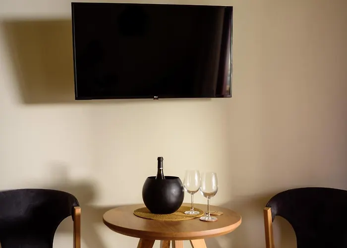 11:11 By Potnia (adults Only) Акротири